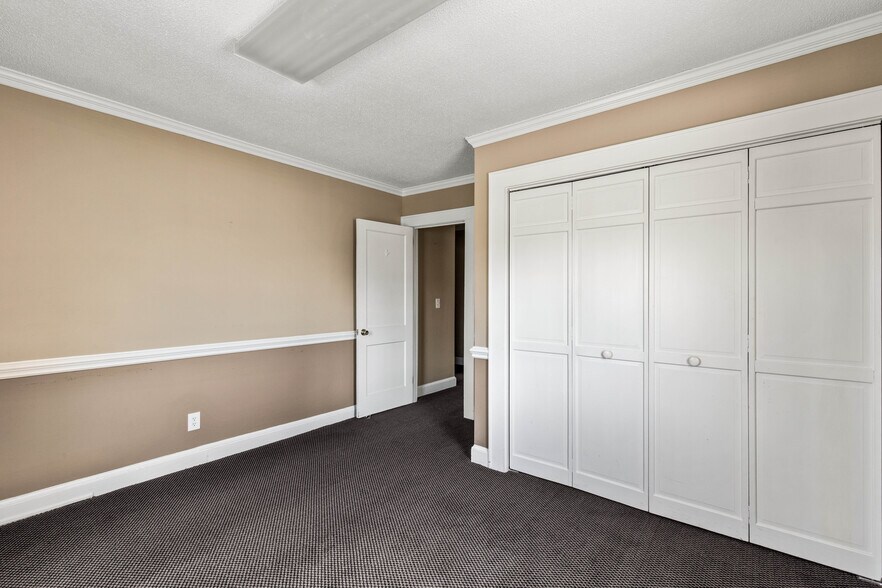 More Photos Of 302 N White St, Lancaster Office For Sale