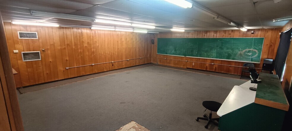 More Photos Of 605 N Richmond Rd, Wharton Flex For Lease