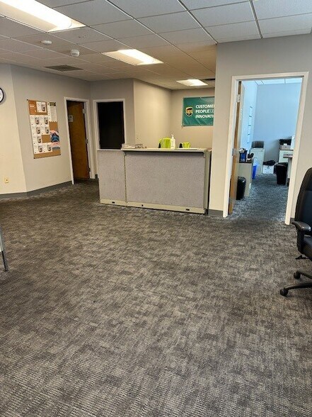 More Photos Of 300 Sonwil Dr, Buffalo Distribution For Lease