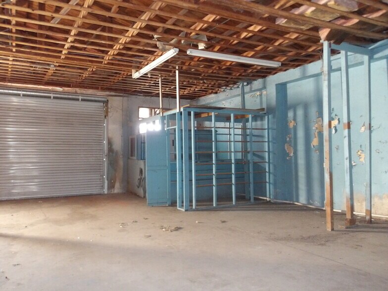 More Photos Of 618 W Van Buren Ave, Harlingen Light Distribution For Sale