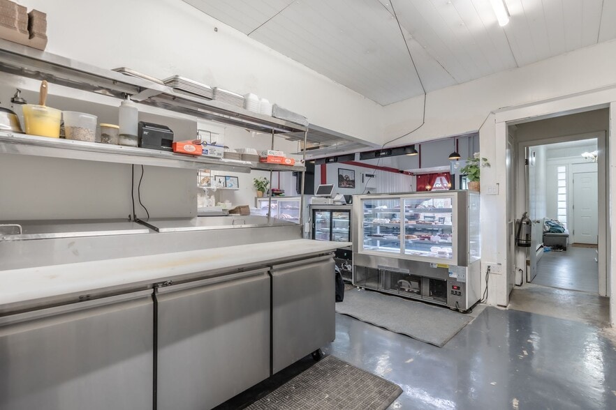 More Photos Of 49 N Broad St, Nazareth Storefront Retail Residential For Sale