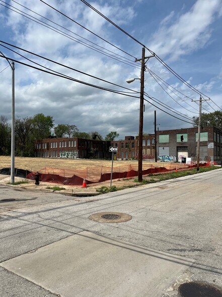 More Photos Of 1825 19th St, Saint Louis Industrial For Sale