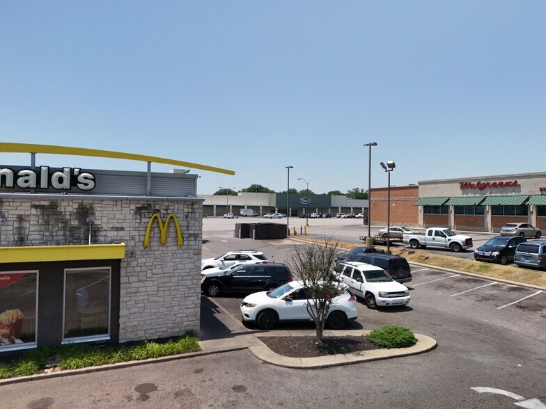 More Photos Of 1781-1977 S 3rd St, Memphis Unknown For Lease