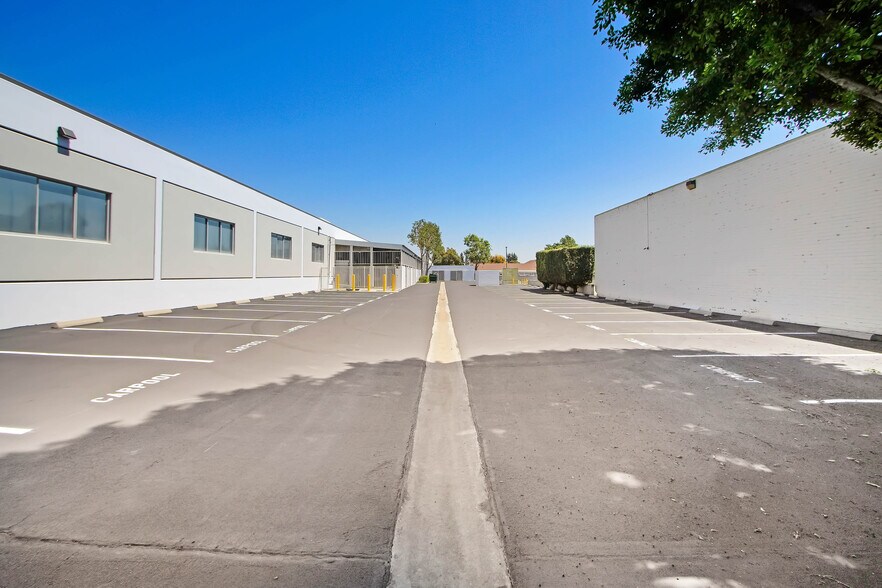 More Photos Of 400 E Live Oak Ave, Arcadia Office For Sale