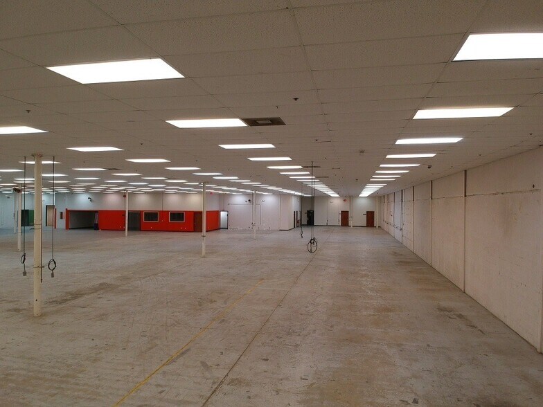 More Photos Of 51 Hypoluxo Rd, Hypoluxo Warehouse For Lease