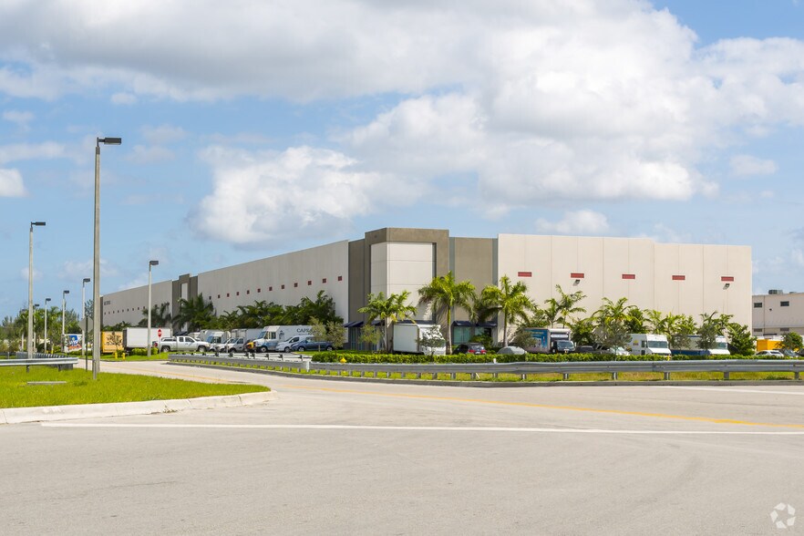 More Photos Of 11200 NW 107th St, Miami Warehouse For Lease