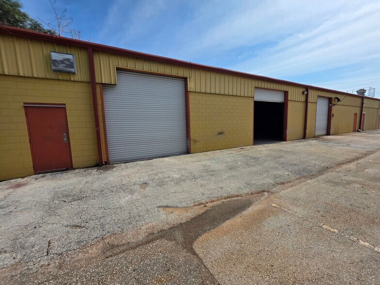 More Photos Of 1400 Jordan Ave, Orlando Flex For Lease