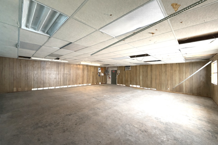 More Photos Of 984-990 Mendon Rd, Cumberland Storefront For Sale