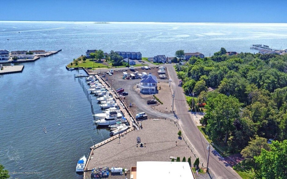 More Photos Of 65 Pennsylvania Ave, Waretown Marina For Sale