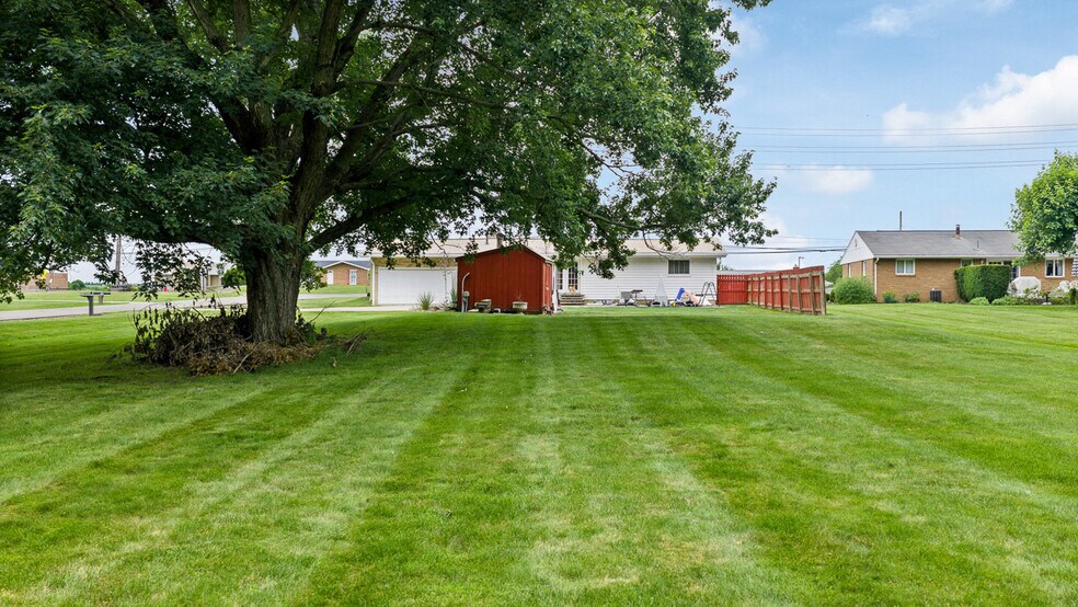 More Photos Of 6336 Middlebranch Ave NE, Canton Bank For Sale
