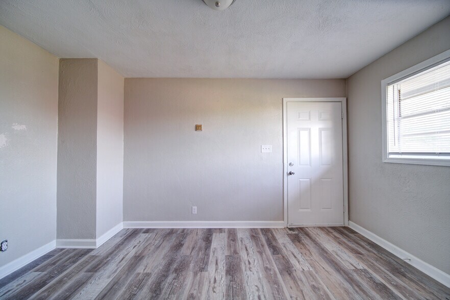 More Photos Of 915 E 2nd St, Winston-Salem Apartments For Sale