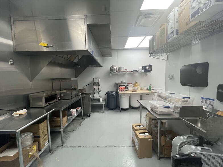 More Photos Of 869 S Turf Farm Rd, Payson Restaurant For Sale