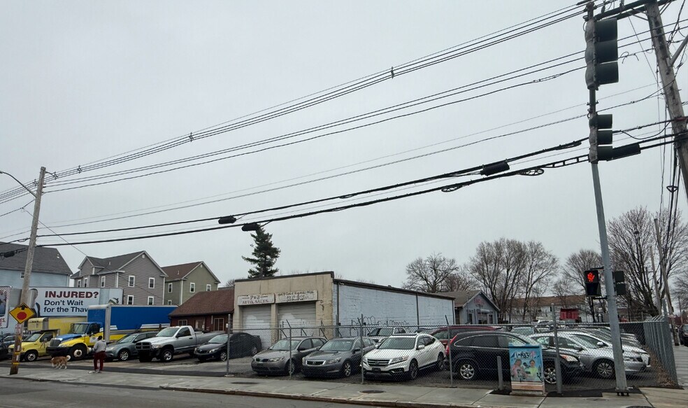 More Photos Of 550 Prairie Ave, Providence Auto Repair For Lease