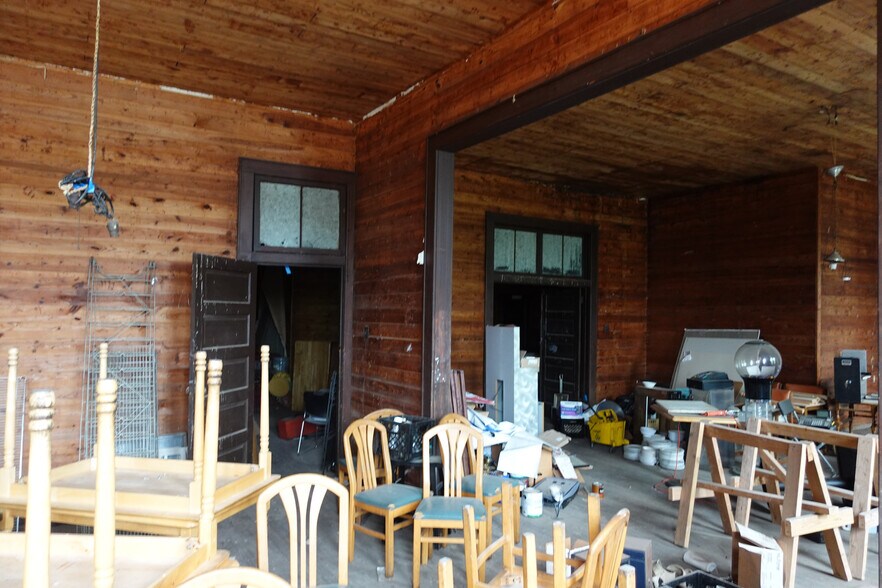 More Photos Of 119-121 E 3rd St, Taylor Freestanding For Sale