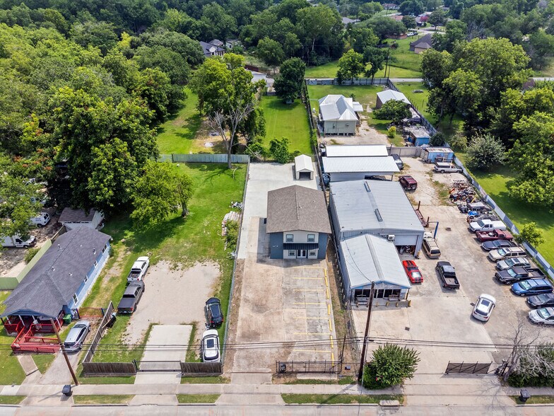 More Photos Of 6640 W Montgomery Rd, Houston Office For Sale