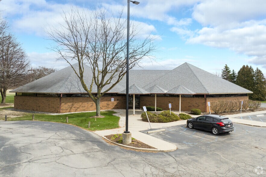 More Photos Of 1661 Holland Rd, Maumee Medical For Lease