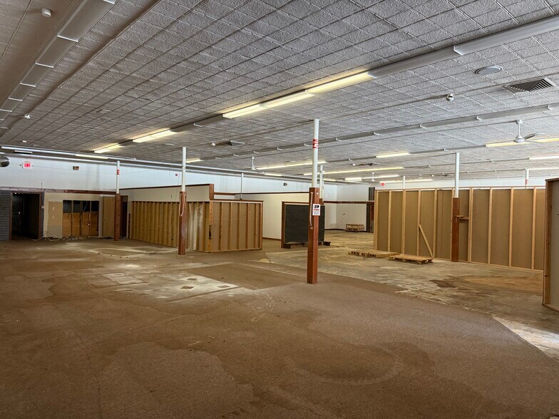 More Photos Of 98 Main St, Westerly General Retail For Lease