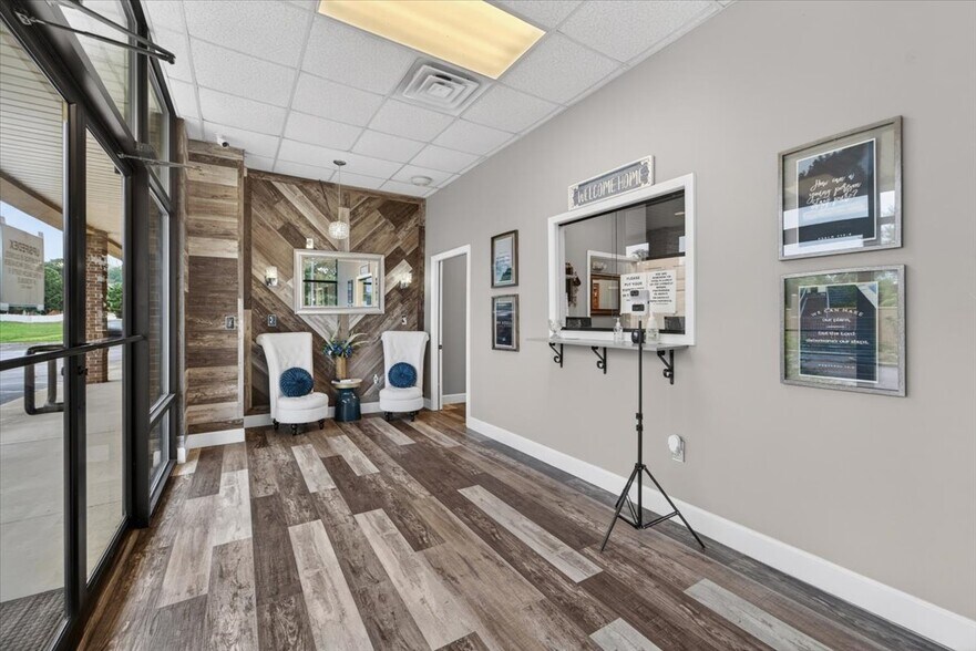 More Photos Of 2055 Blue Spring Rd, Huntsville Storefront Retail Office For Sale