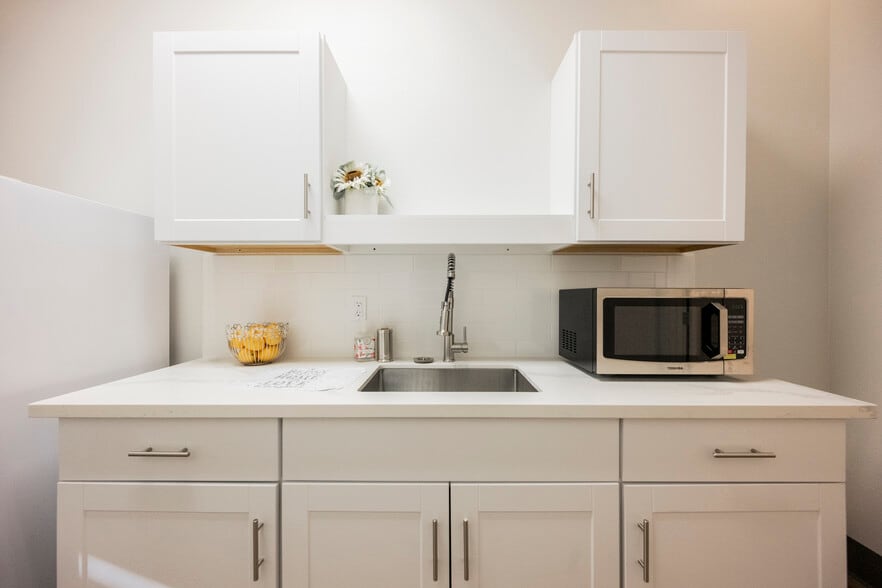 More Photos Of 3680 E Sunset Rd, Las Vegas Office For Sale