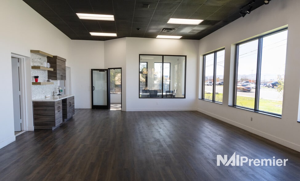 More Photos Of 10763 S State St, Sandy Freestanding For Lease