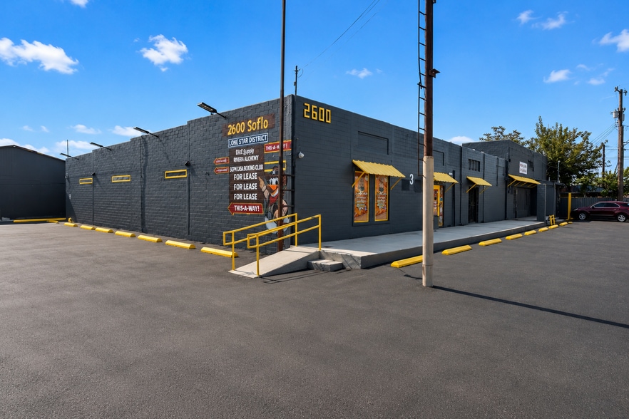 More Photos Of 2600 S Flores St, San Antonio Light Manufacturing For Lease