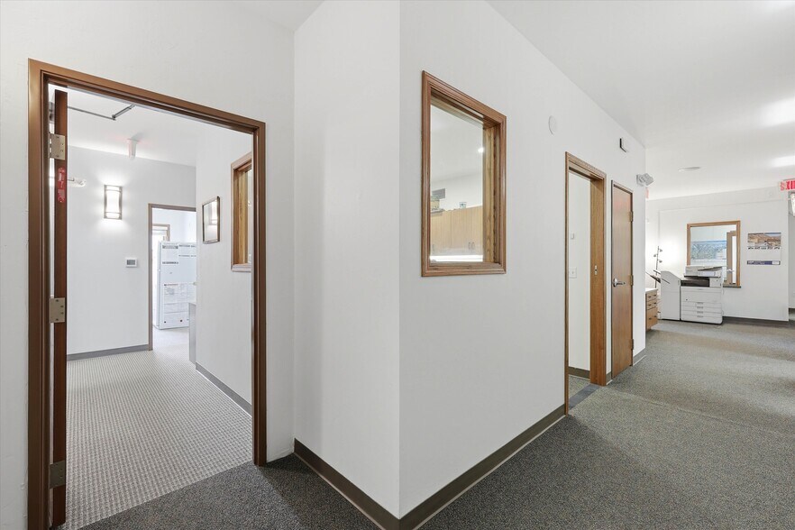 More Photos Of 312 N 5th Ave, Sturgeon Bay Office For Sale