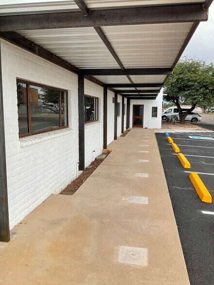 More Photos Of 2019 E 17th St, Tucson Warehouse For Lease