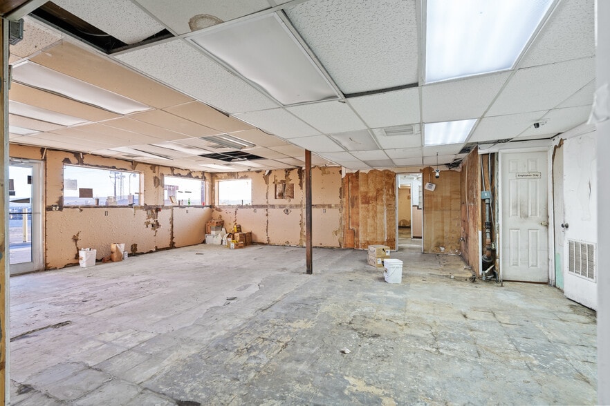 More Photos Of 1211 E Lewis St, Pasco Convenience Store For Sale