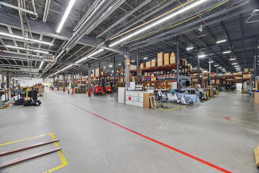More Photos Of 90 Commerce Way, Woburn Unknown For Lease