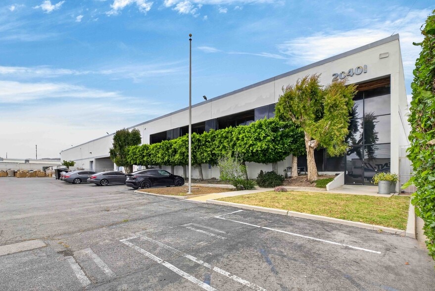 More Photos Of 20401 Prairie St, Chatsworth Manufacturing For Lease