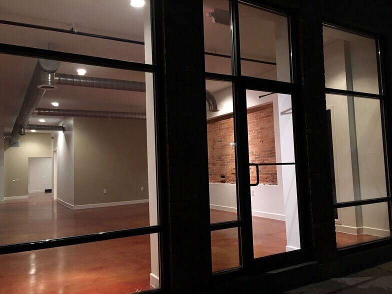 More Photos Of 2008 Central Ave, Cincinnati Loft Creative Space For Lease