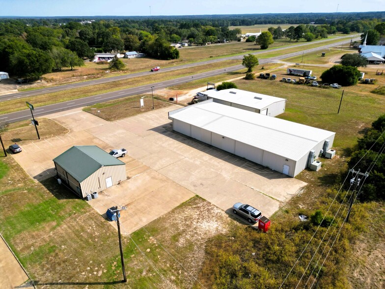 More Photos Of 907 US Highway 287 N, Grapeland Freestanding For Sale