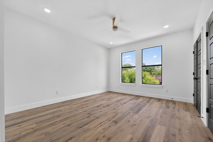 More Photos Of 125 Dashiell St, San Antonio Multifamily For Sale