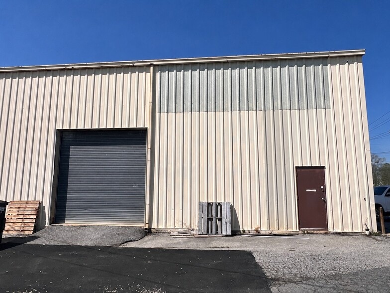Primary Photo Of 573 Bellevue Rd, Newark Warehouse For Lease