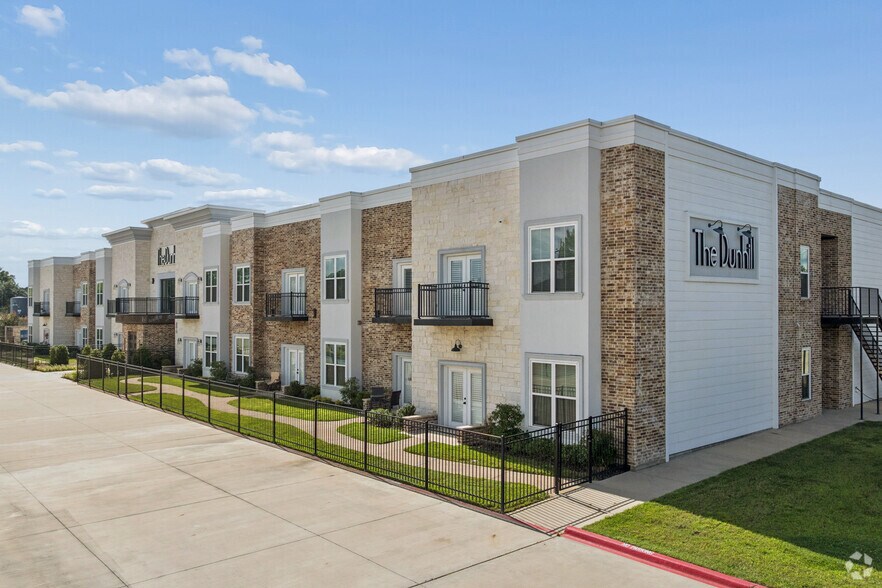 More Photos Of 2215 H G Mosley Pky, Longview Apartments For Sale