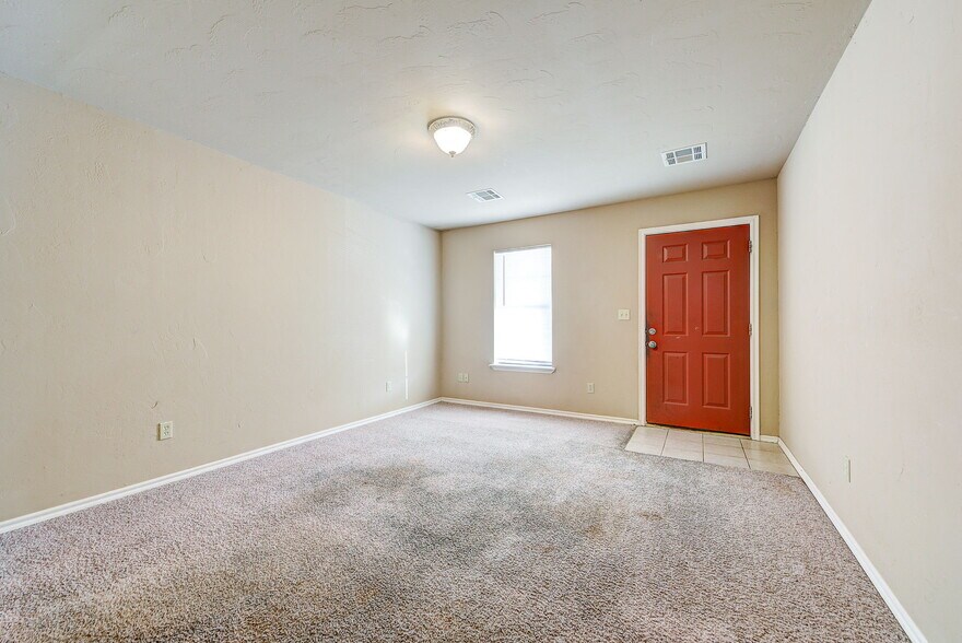More Photos Of 713 S Locust St, Guthrie Apartments For Sale