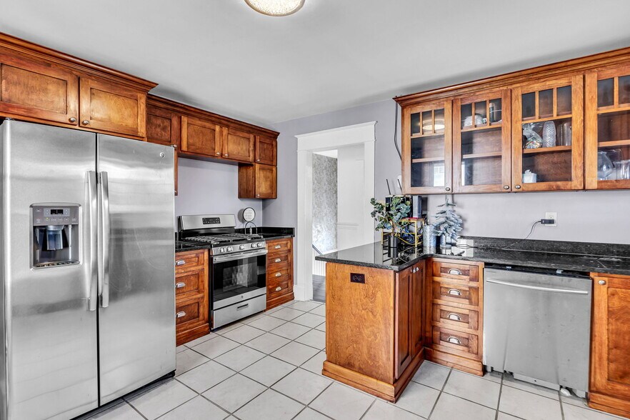 More Photos Of 126 S Spruce St, Winston-Salem Office Residential For Sale