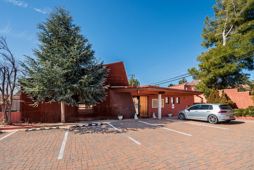 More Photos Of 45 Birch Blvd, Sedona Medical For Lease