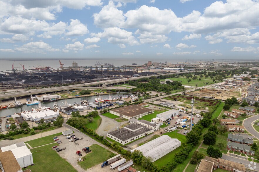 More Photos Of 900 Jefferson Ave, Newport News Manufacturing For Lease