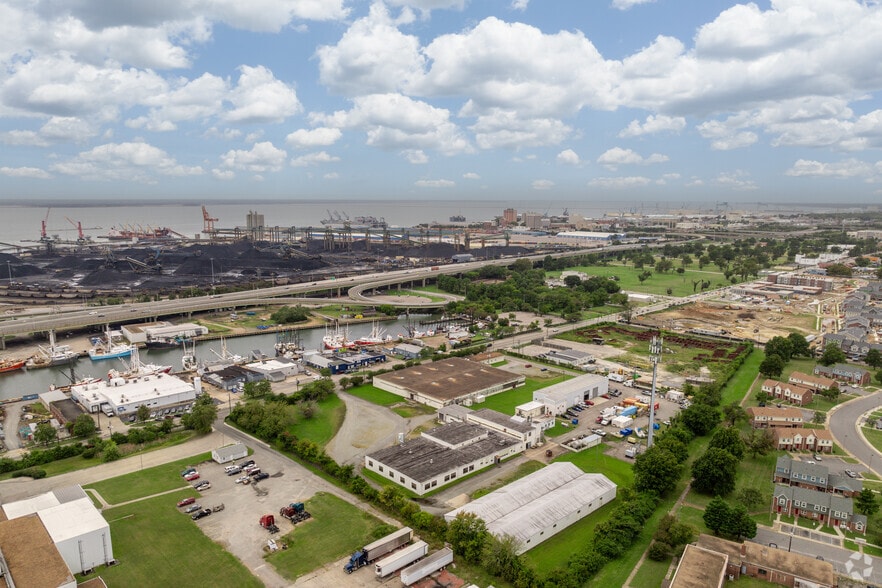 More Photos Of 900 Jefferson Ave, Newport News Manufacturing For Lease