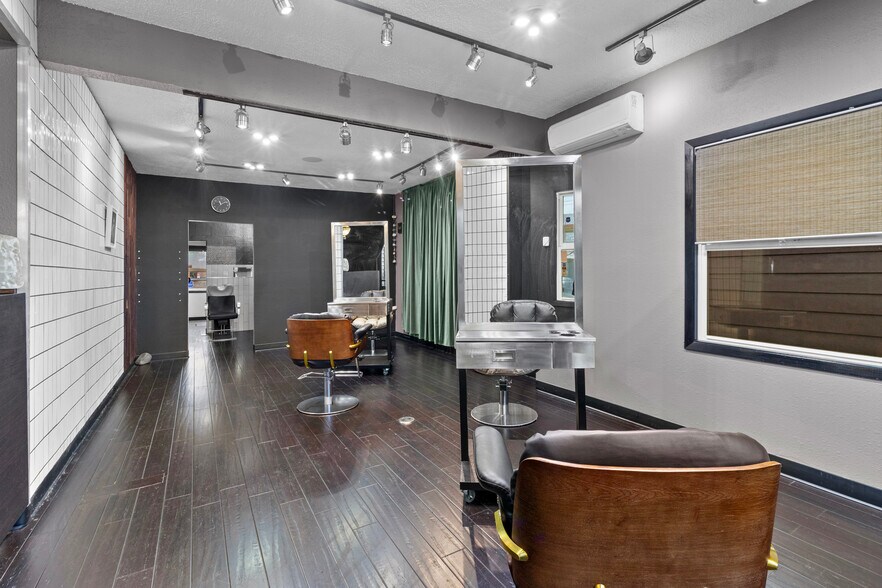 More Photos Of 5130 N Lombard St, Portland Freestanding For Sale