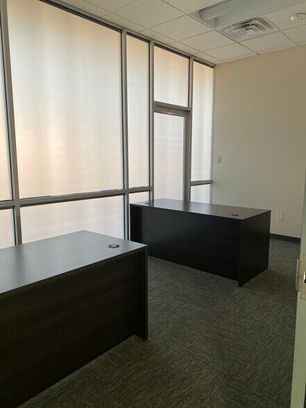 More Photos Of 4300-4302 Fairmont Pky, Pasadena Unknown For Lease