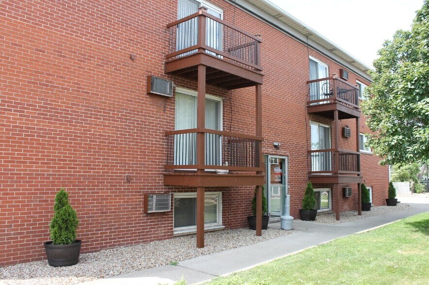 More Photos Of 235 E Erie Ave, Lorain Apartments For Sale