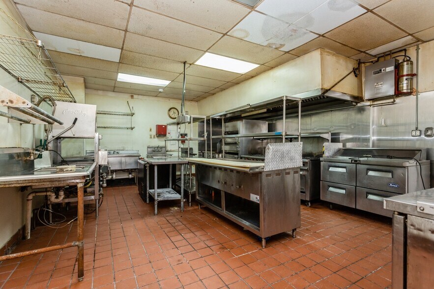 More Photos Of 84 Washington St, Norwalk General Retail For Sale