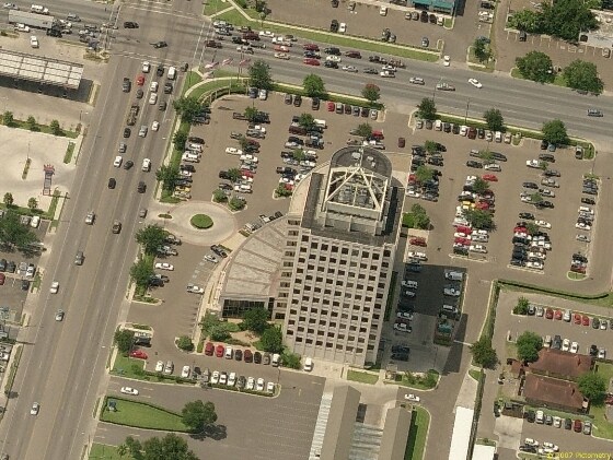 More Photos Of 3900 N 10th St, McAllen Office For Lease