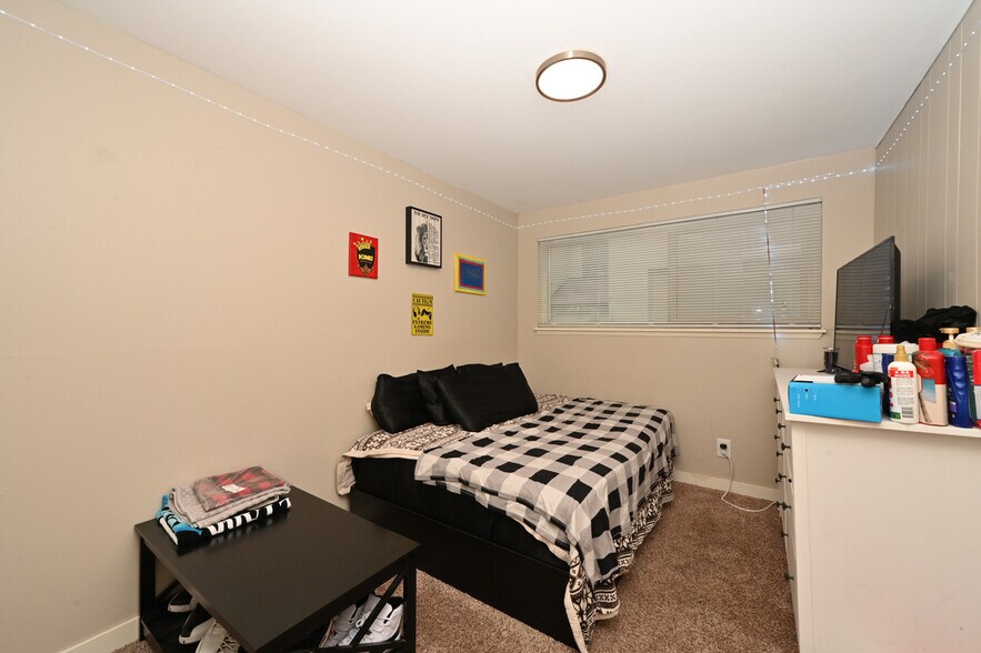 More Photos Of 8340 Rainier Ave S, Seattle Multifamily For Sale