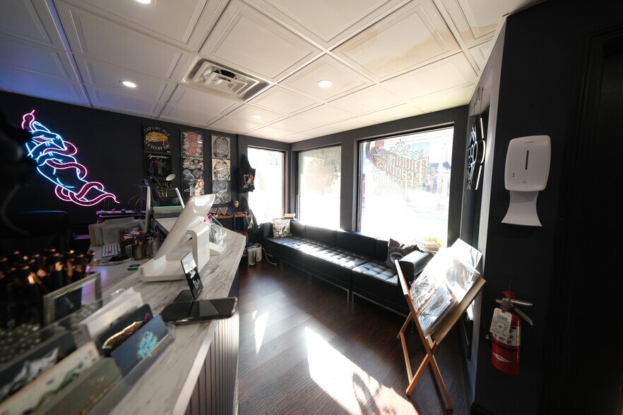 More Photos Of 506-512 Main St, Warren Storefront Retail Residential For Lease