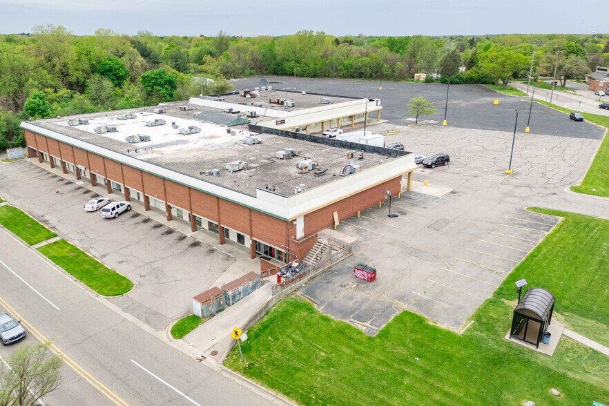 More Photos Of 3467-3575 Beecher Rd, Flint Freestanding For Sale