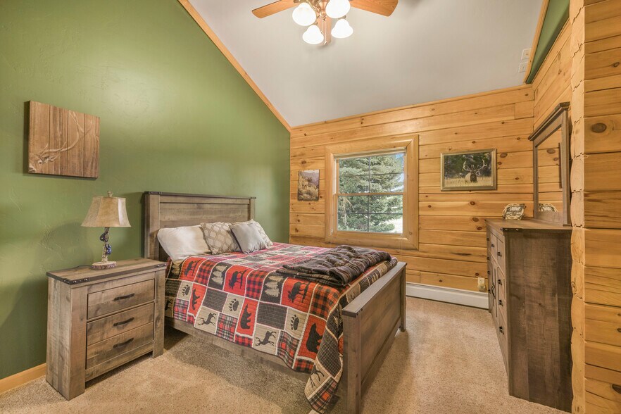 More Photos Of 1665 Whisper Ridge Rd, Ashton Hotel For Sale