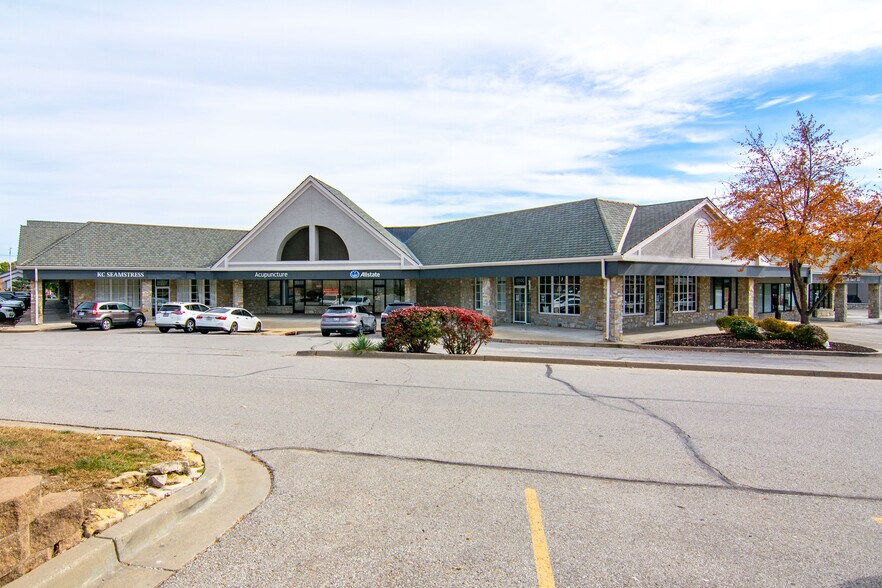 More Photos Of 11800-11922 W 119th St, Overland Park Unknown For Lease